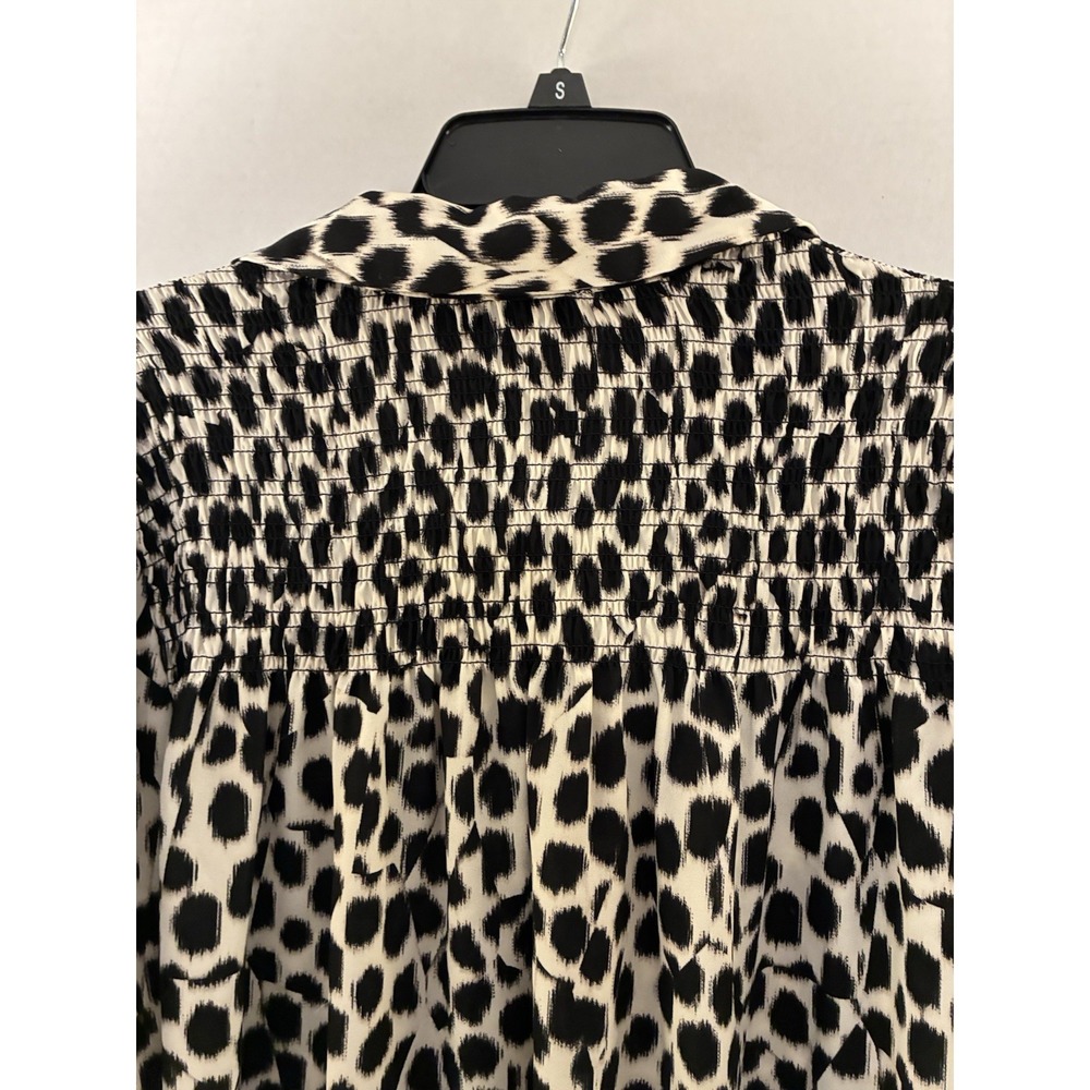 Rose & Olive Womens L Leopard Priint Button Front Blouse Smocked Yoke Top - Picture 4 of 7
